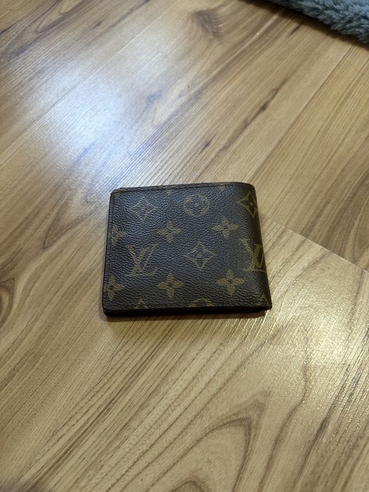 Portofel Louis Vuitton aproape nou intr o stare foarte buna
