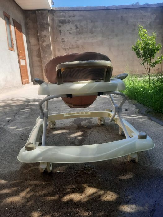 Ходунок для ребенка