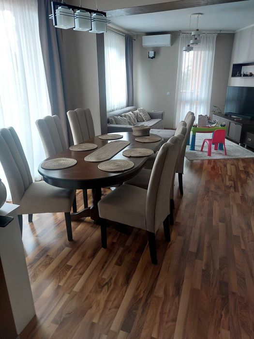 Masa dining cu 6 scaune