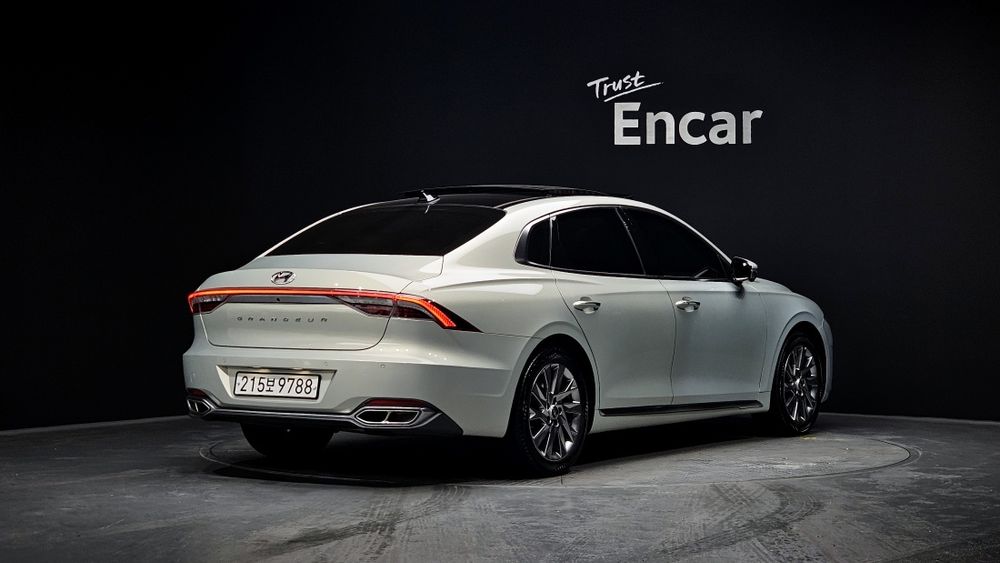 Hyundai Grandeur Calligraphy