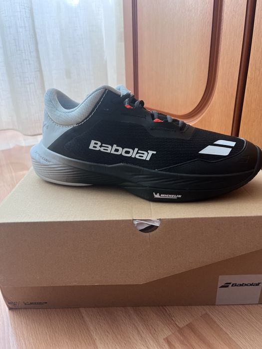 Vand Babolat SFX4! Adidasi tenis de camp!