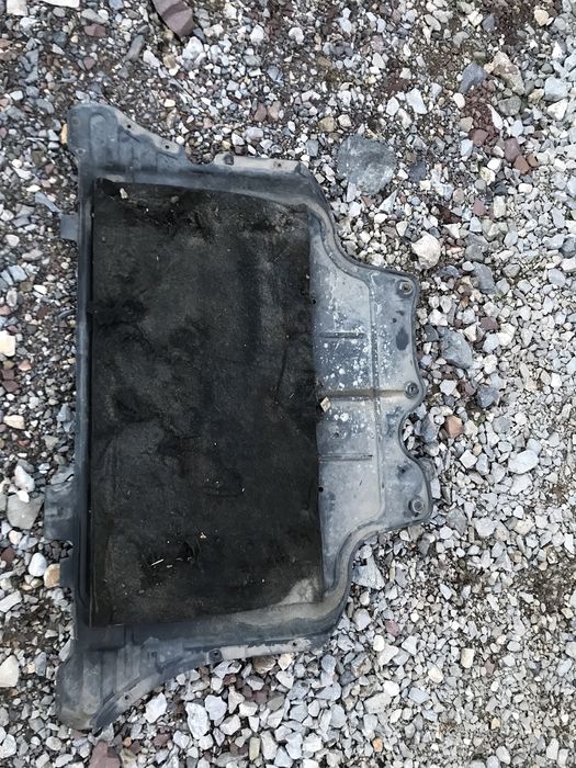 Оригинална кора за под мотора за Шкода Октавия .WV Golf 7,Audi A3,WV