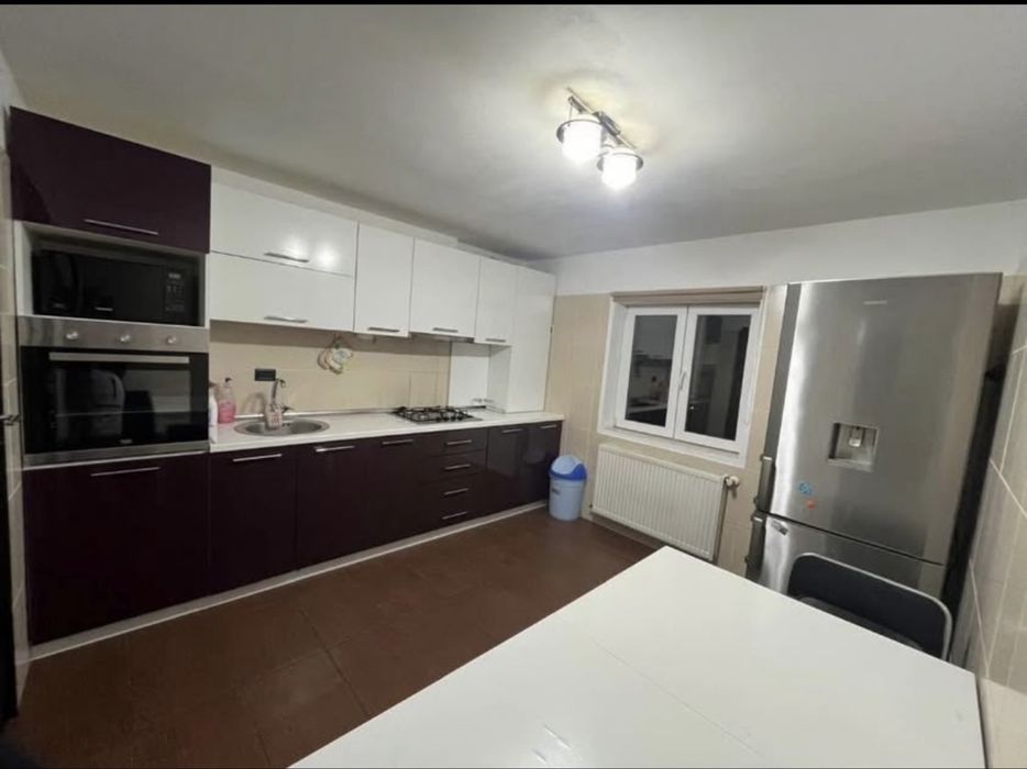 Apartamant de închiriat