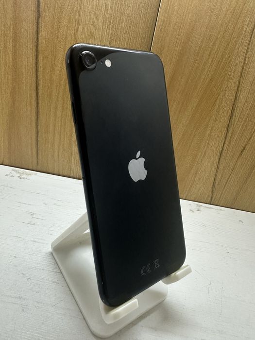 iPhone SE 64 GB Като Нов само за 125 евро