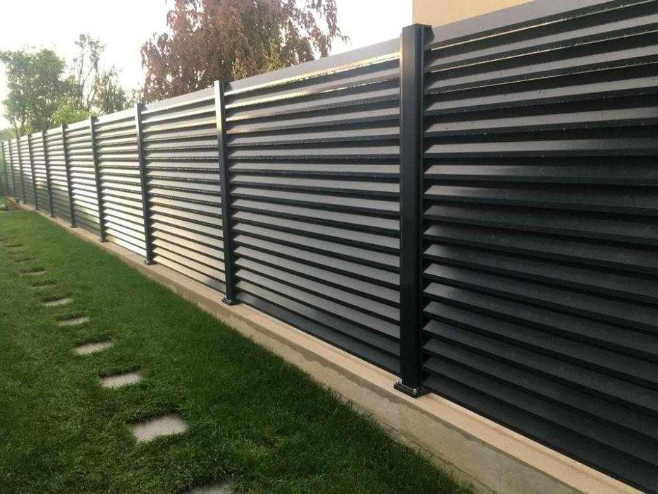 Garduri si porti din panouri stil jaluzele si alte modele disponibile