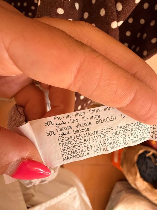 Дамска рокля Zara на точки в актуален цвят