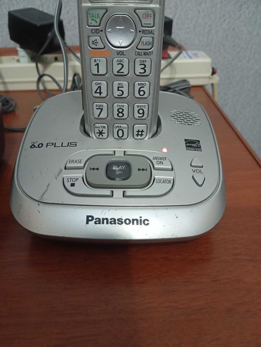 Продам радиотелефон PANASONIC c автоответчиком.