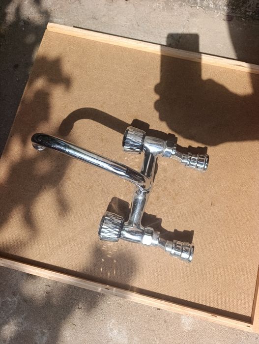 2броя Смесители за кухня