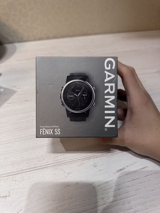 Часы Garmin Fenix 5S