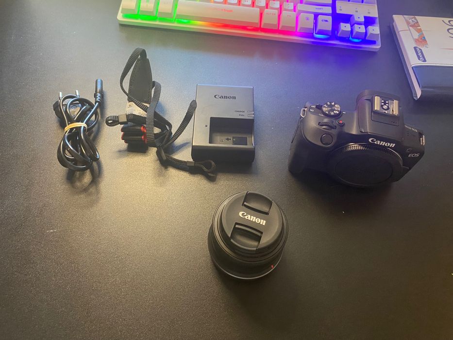 Продавам Canon R100+