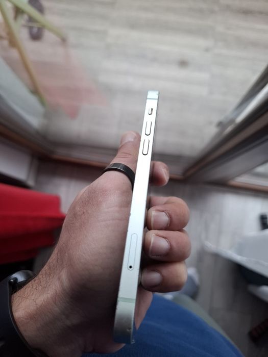 Iphone 12 64 gb baterie 76%