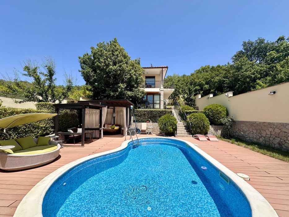 Продава се Къща в с. Кошарица, Област Бургас - 239 кв.м за 2406 €/кв.м - Снимка #1