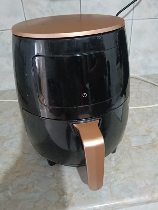 Fripteuza cu aer cald