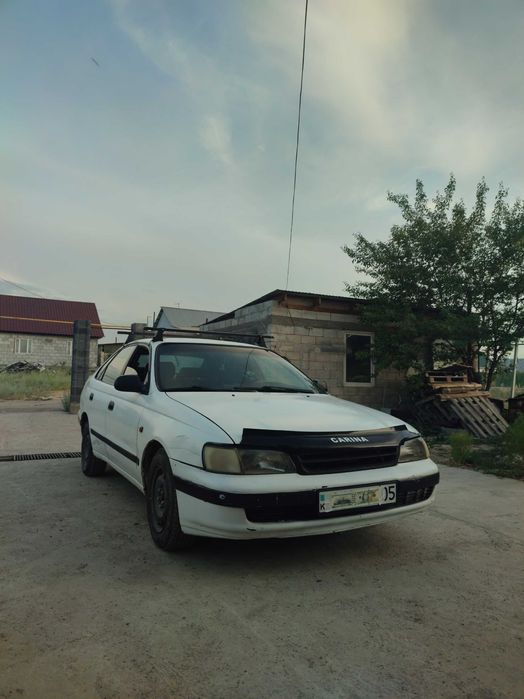 Тайота Карина хэтчбек