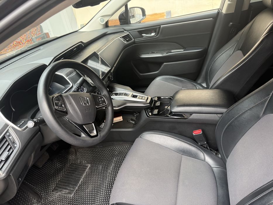 Хонда Кларити плагин гибрид. Япония. Срочно авто с Америки надежно.