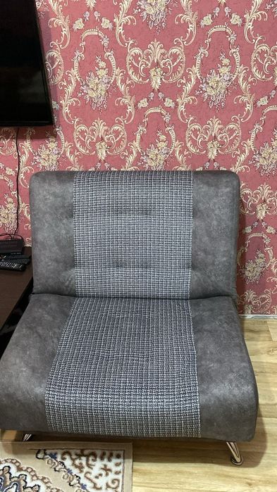 Продам диван и два кресла