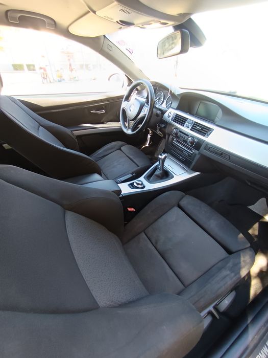 ***Vând BMW e 92***