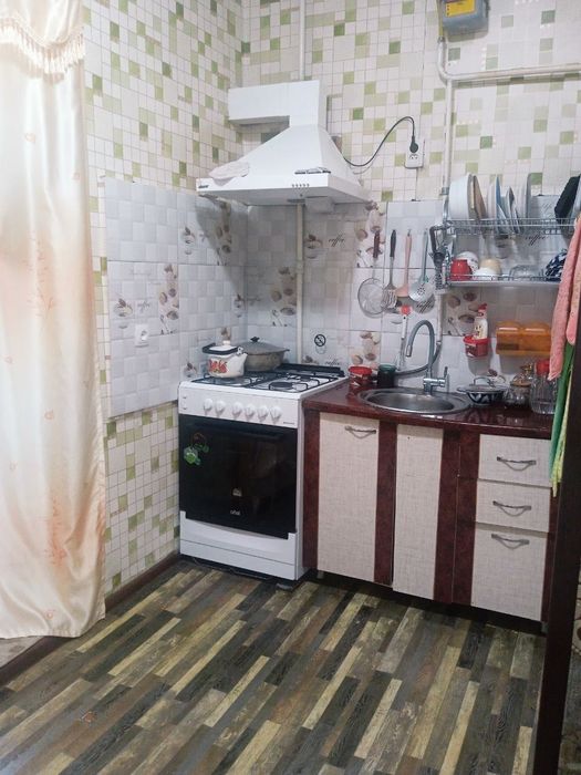 Продаю рядом Рисивой мост