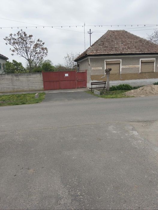 Vând casă la comuna Șofronea judetul Arad