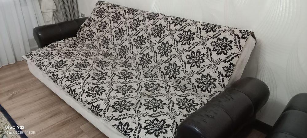 Диван сатылады крисоло мен