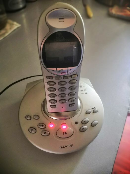 2 Городских телефонных аппарата. 2 АОН и радио телефон