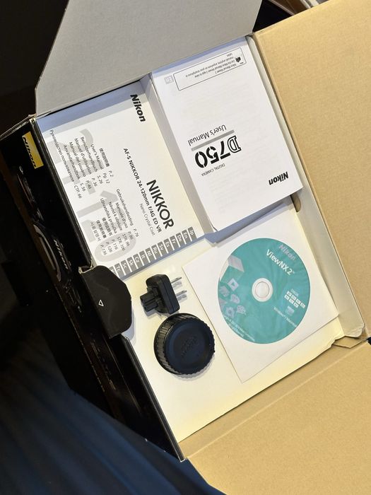 Nikon D750 + 24-120 f/4 VR Kit | 35K cadre | stare excelentă | cutie