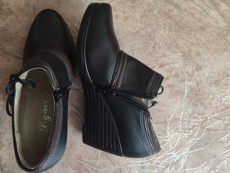 Продам демисезонные туфли