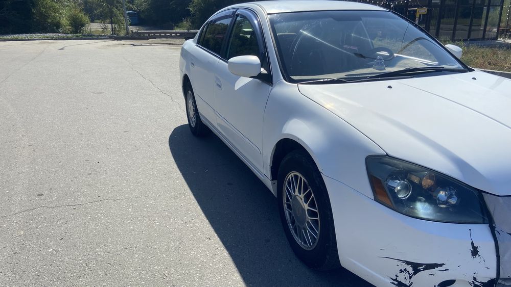 Ниссан Алтима.