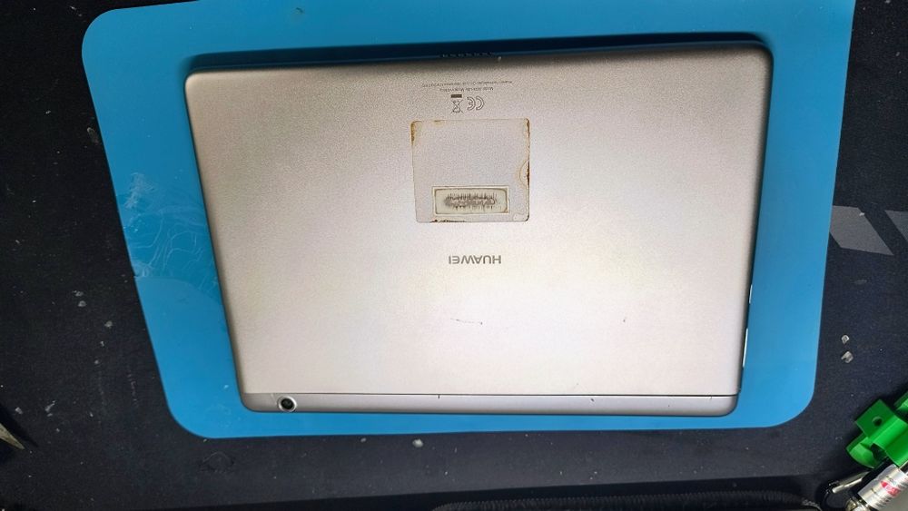 Tableta Huawei defecta