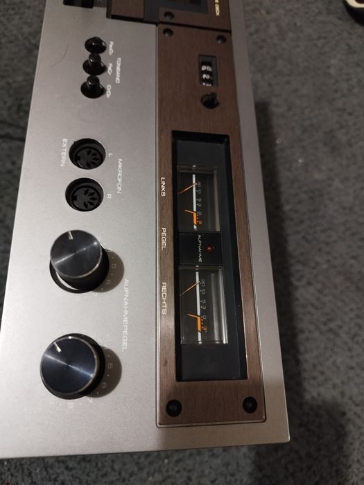 Universum Stereo Cassette Vitange