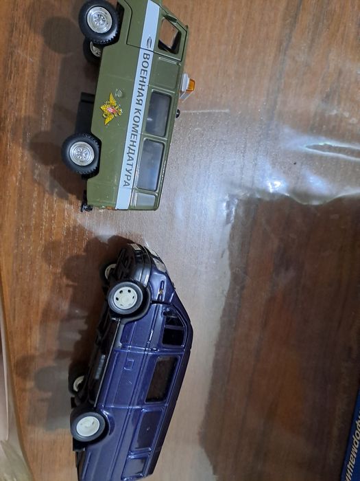 Модельки 1:43 продам