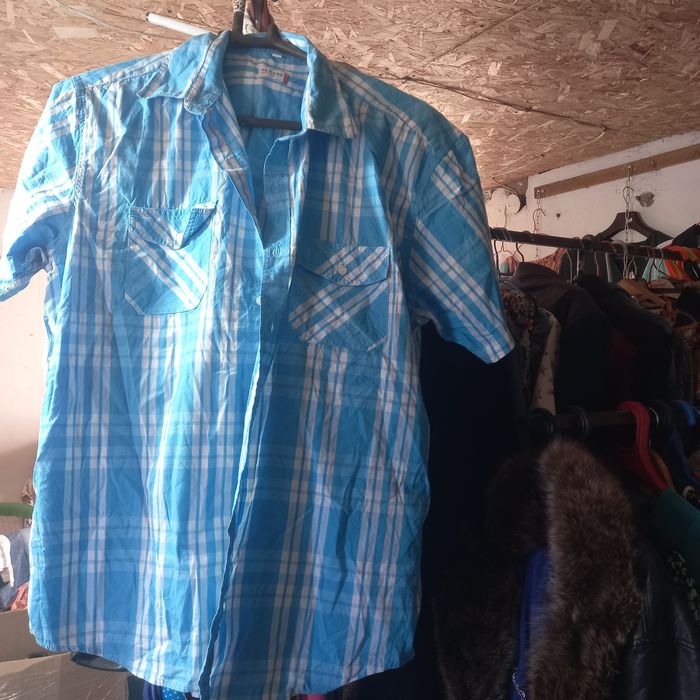 Продам мужские рубашки