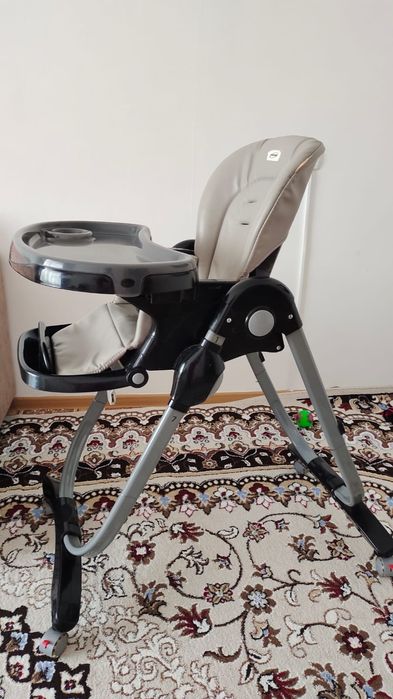 Продается стульчик для кормления.