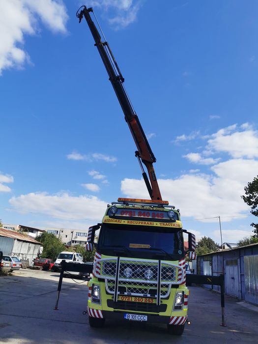 Transport containere cu macara