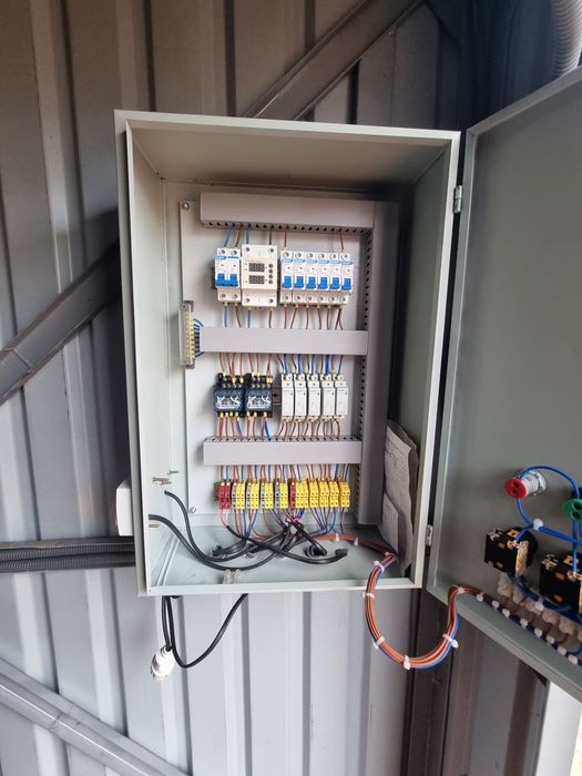 Услуги электрики  электрика монтаж установка Аварийная 24/7 проверка о