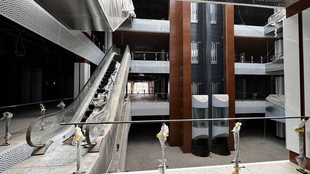 Срочно Продается  Магазин в Торговом Центре    SXF  площадью  60 м2
н