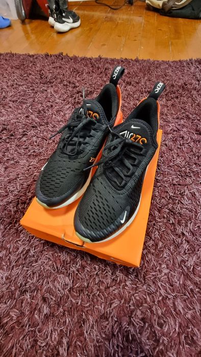 Air max 270 portocaliu marimea 37.5