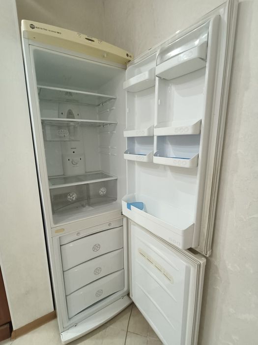 Продам холодильник в хорошем состоянии!!