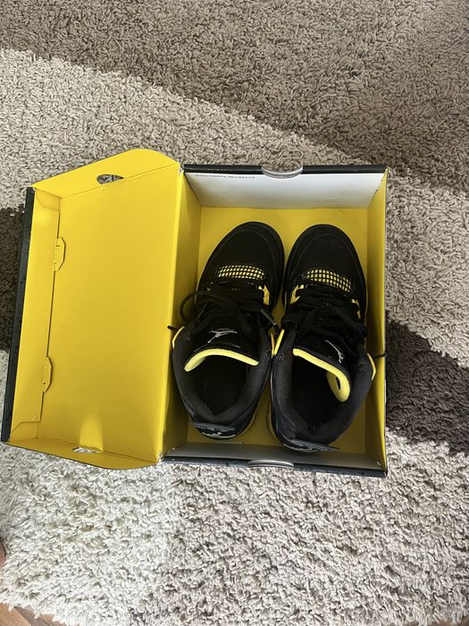 Air Jordan 4 Retro Yellow Thunder