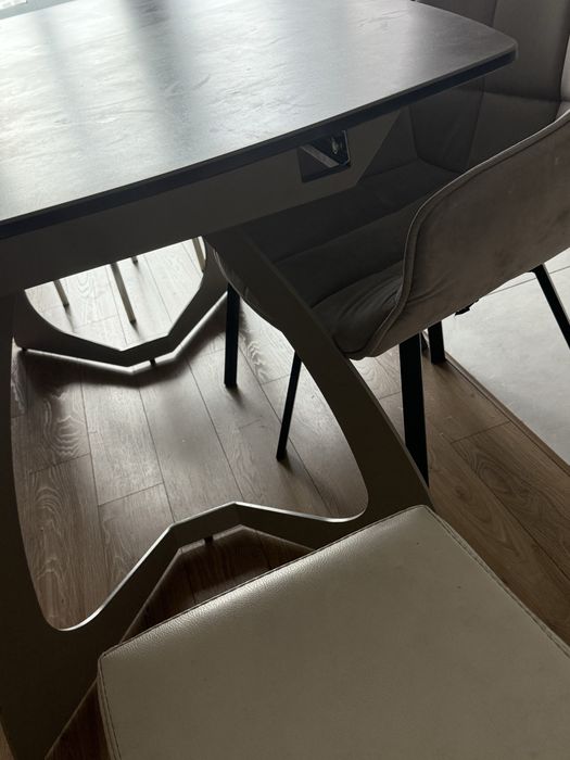 Продаем кухонный стол