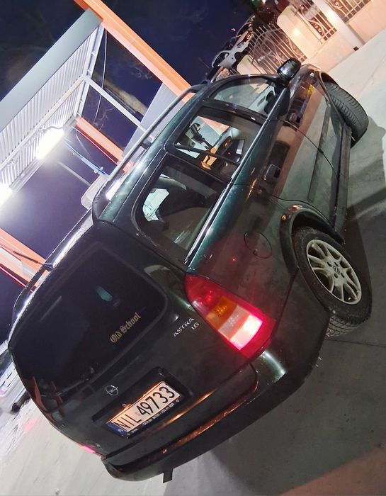 Vand sau Schimb Opel Astra
