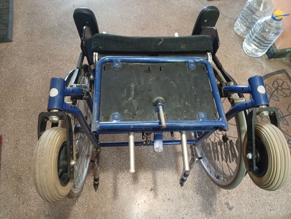 Scaun rulant pentru persoane cu dizabilități