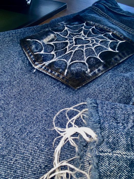 Дънкова пола (ръчно рисувана) Y2K