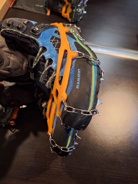 ULTIMUL SET.  Gheruțe/crampoane/coltari