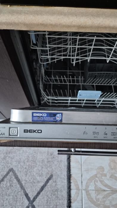 Продам посудомоюшую машину