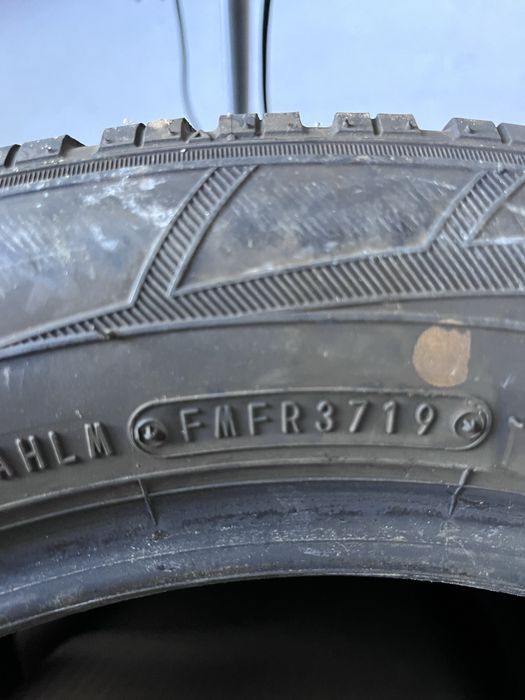 Vand anvelope iarna 215/55/R17