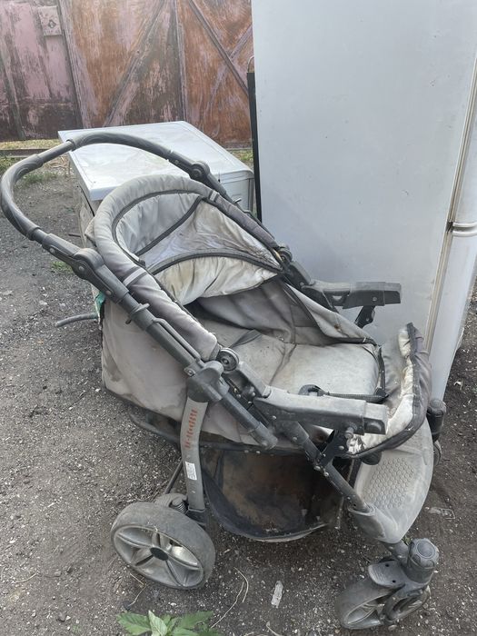 Отдам даром коляску