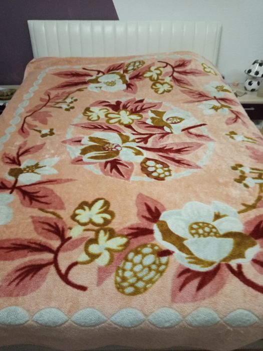 Пухено одеало, много топло за зимата