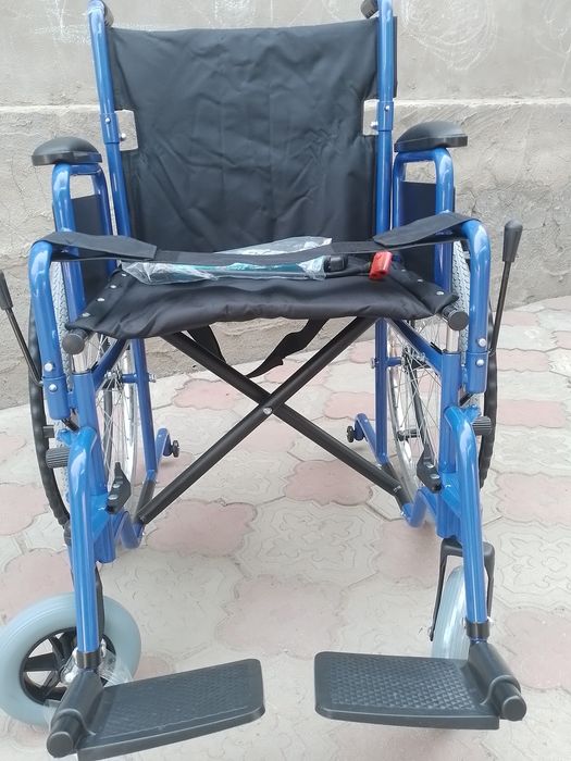 Инвалидной коляска  продаётся почти новый