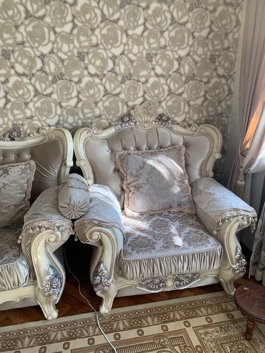 Продаем диван с креслами
